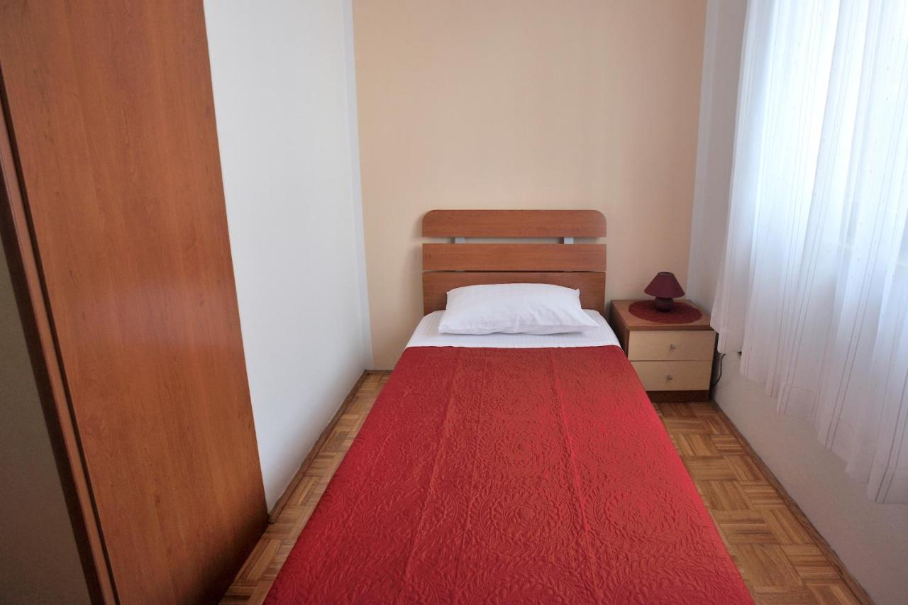 Apartment Vinja Porec - Privat Garden - Whirlpool Екстер'єр фото