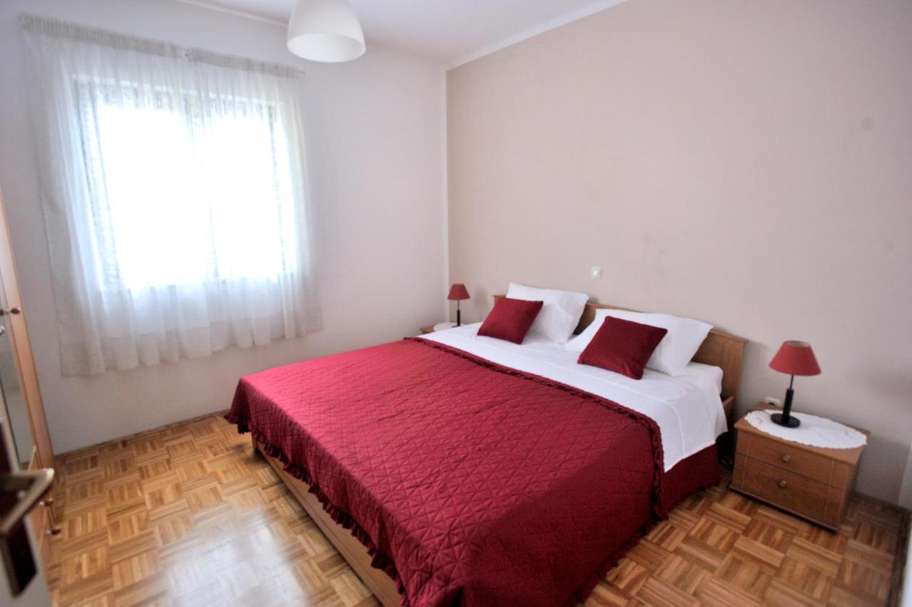 Apartment Vinja Porec - Privat Garden - Whirlpool Екстер'єр фото