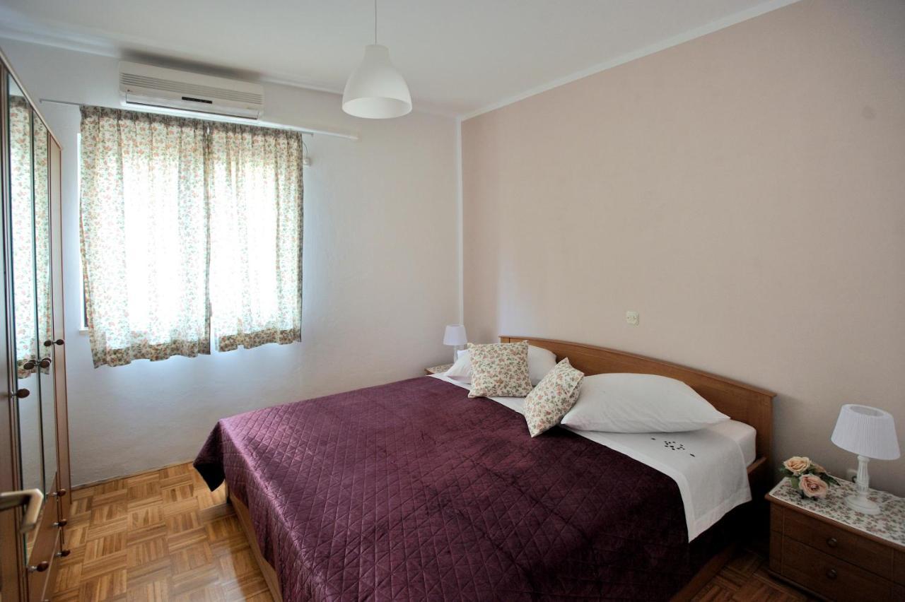 Apartment Vinja Porec - Privat Garden - Whirlpool Екстер'єр фото