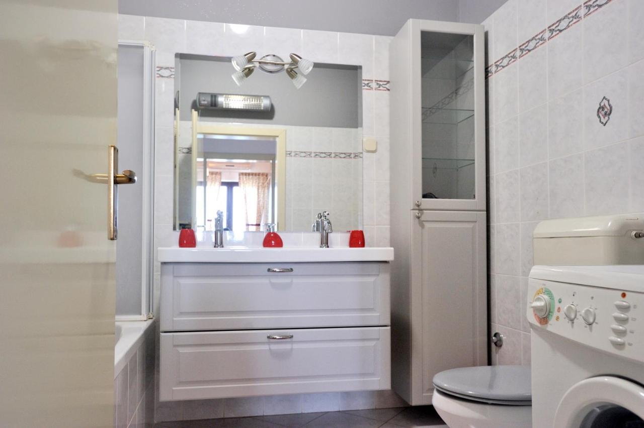 Apartment Vinja Porec - Privat Garden - Whirlpool Екстер'єр фото