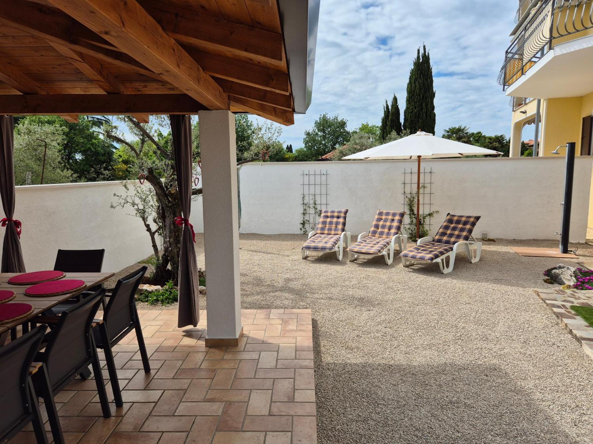 Apartment Vinja Porec - Privat Garden - Whirlpool Екстер'єр фото