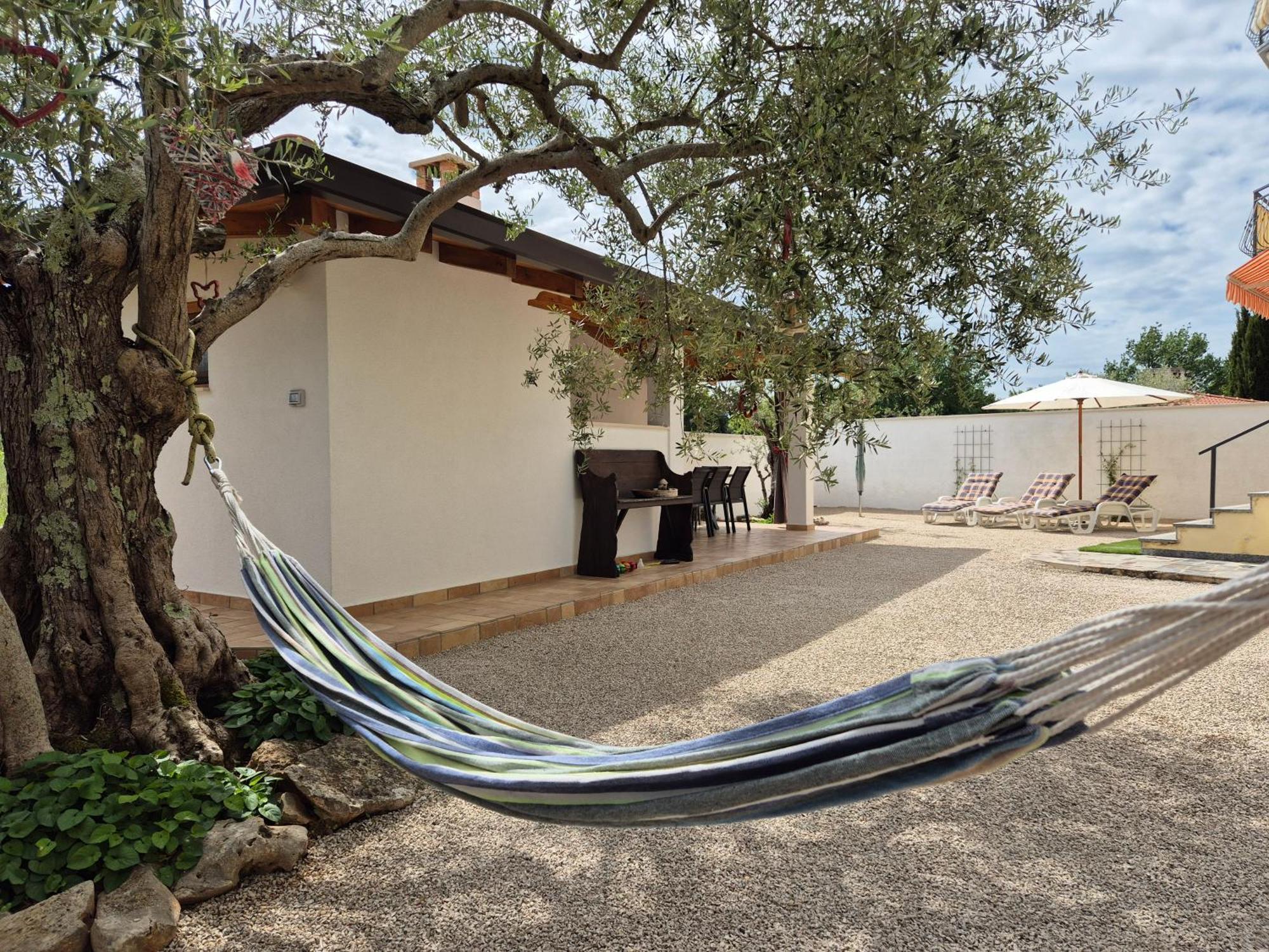 Apartment Vinja Porec - Privat Garden - Whirlpool Екстер'єр фото