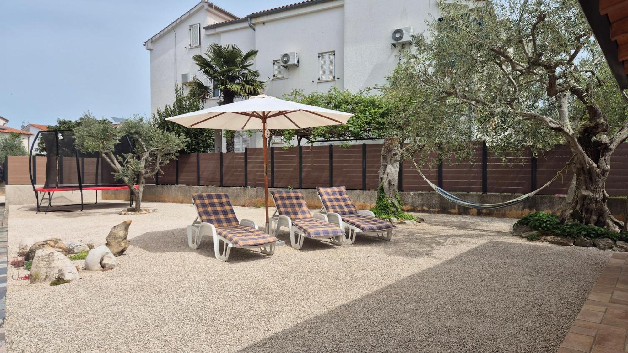 Apartment Vinja Porec - Privat Garden - Whirlpool Екстер'єр фото