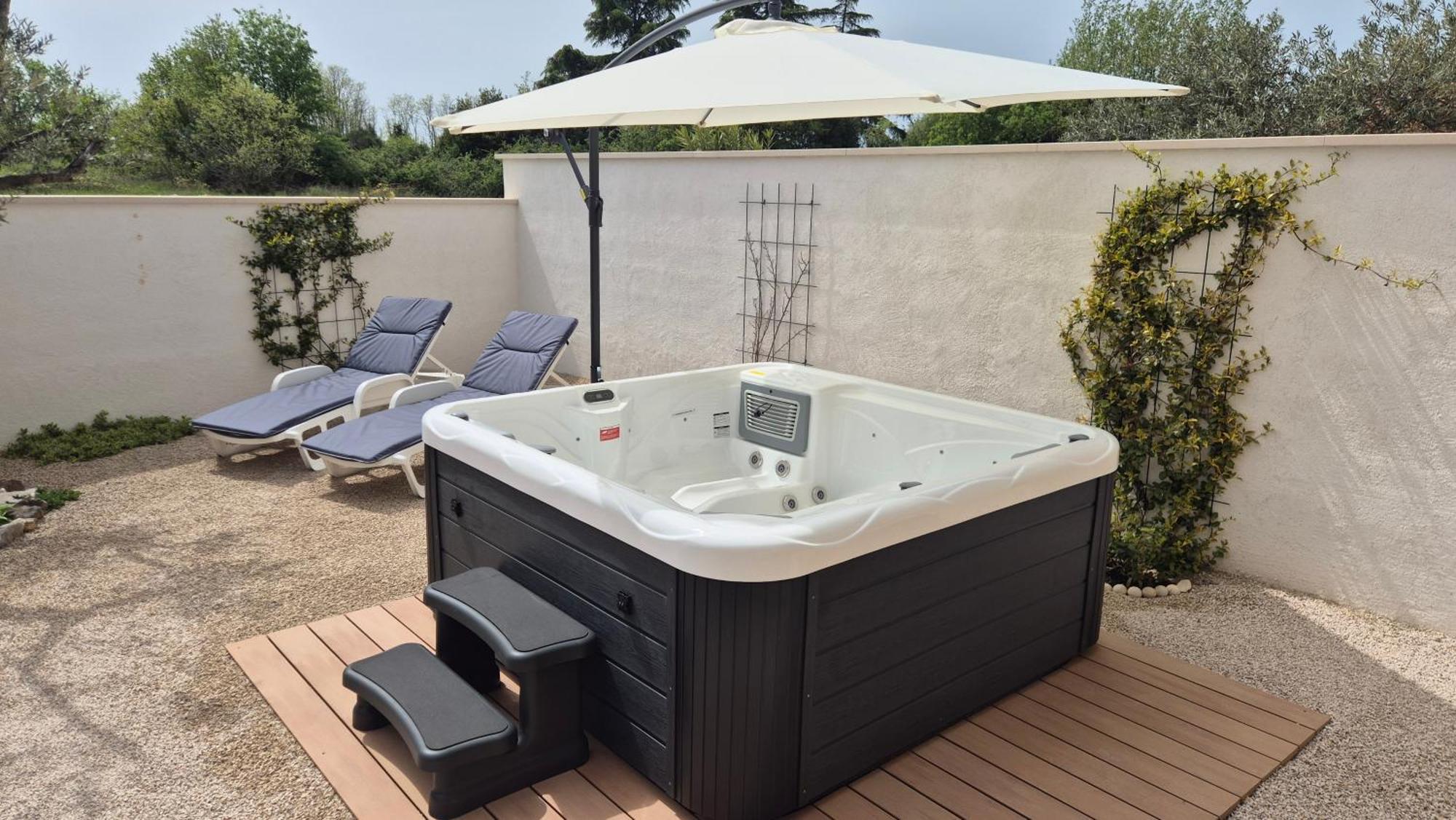 Apartment Vinja Porec - Privat Garden - Whirlpool Екстер'єр фото