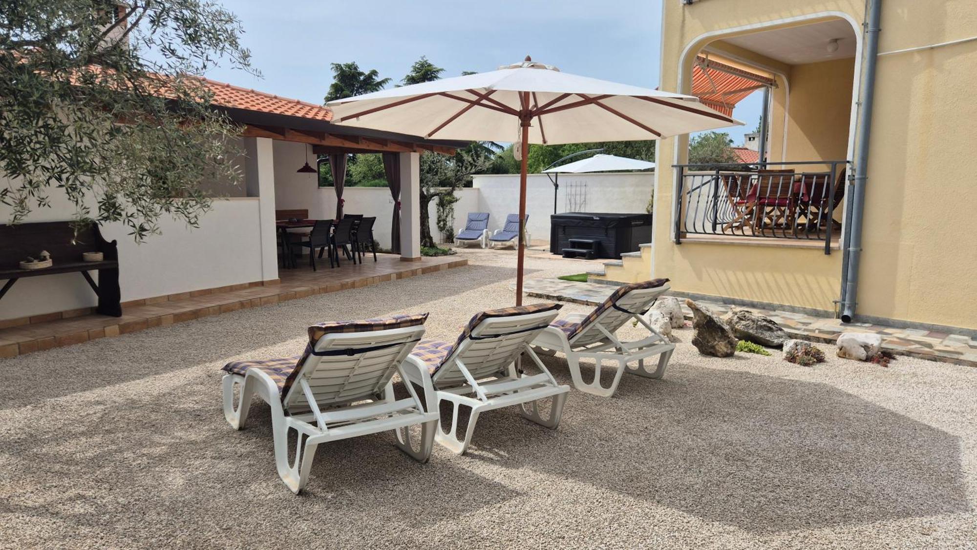 Apartment Vinja Porec - Privat Garden - Whirlpool Екстер'єр фото