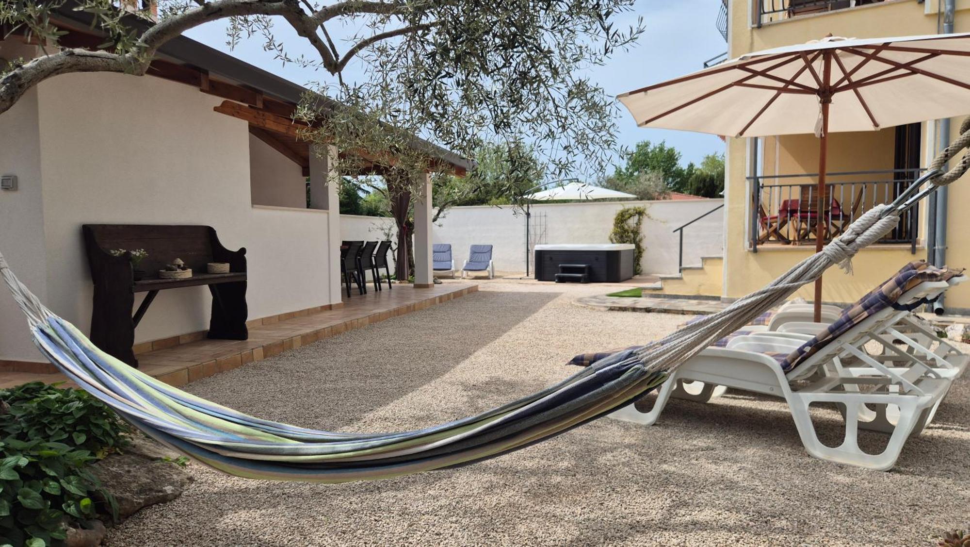 Apartment Vinja Porec - Privat Garden - Whirlpool Екстер'єр фото